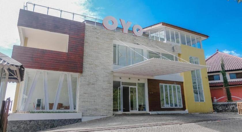 Oyo 1194 Villa Bukit Panderman Residence Batu  Exterior photo